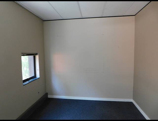 135M² OFFICE TO LET IN HYDE PARK